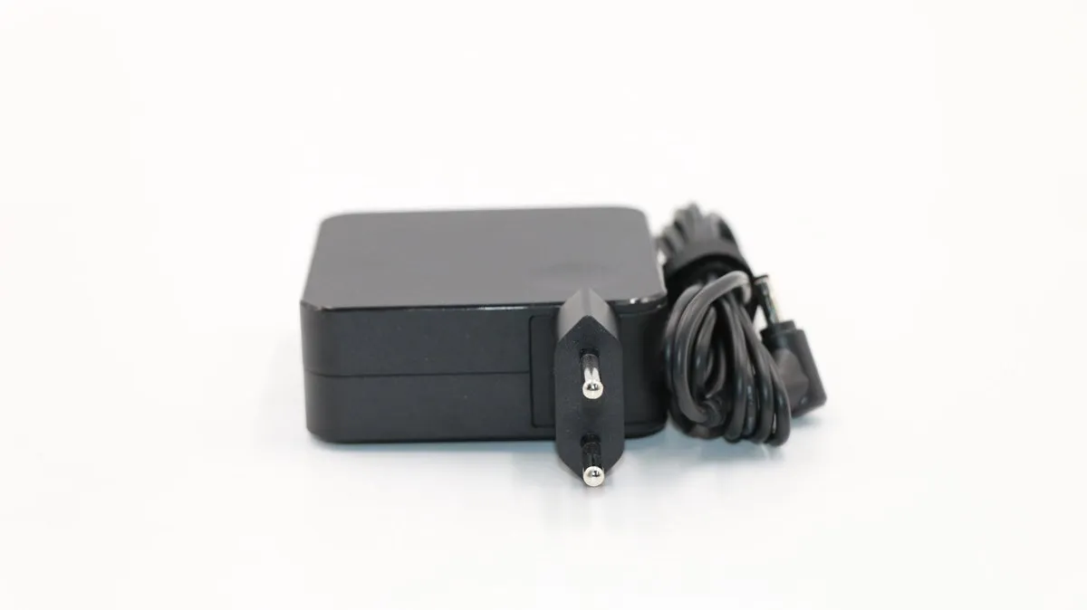 Lenovo 01FR159 Laptop Adapter 65W - Zwart