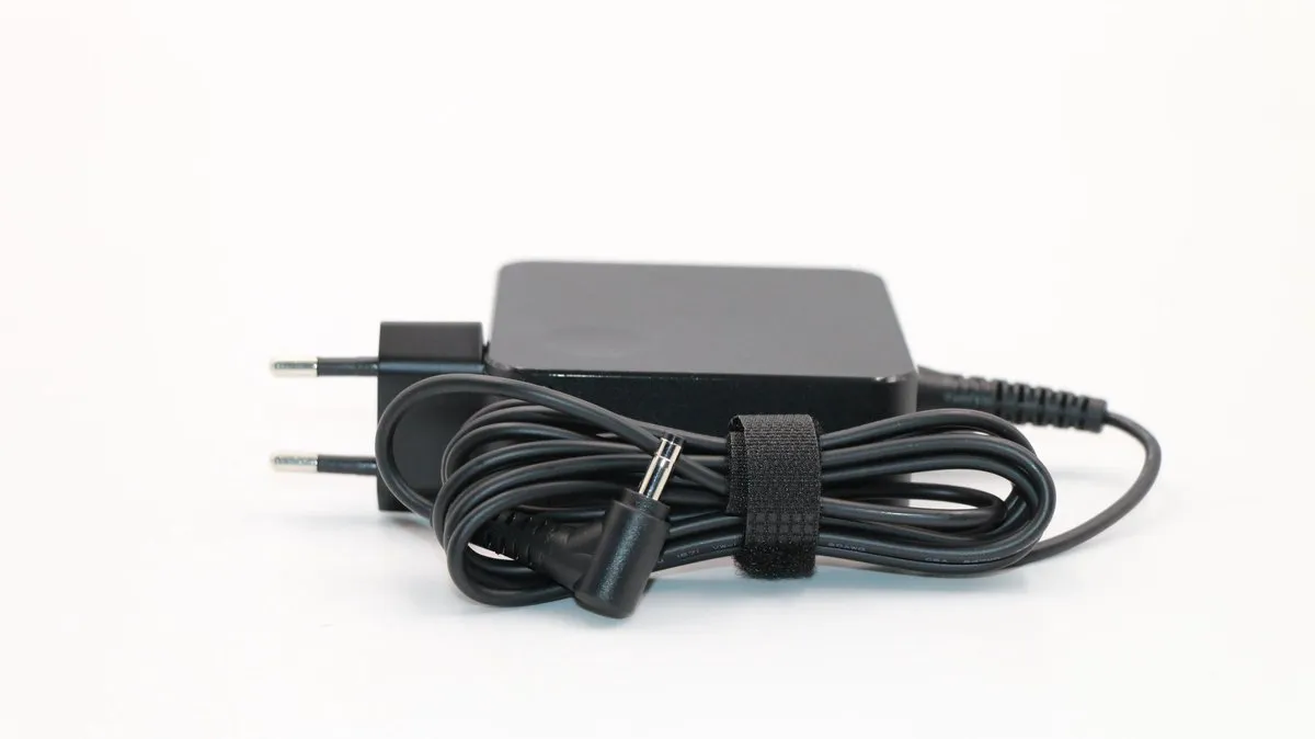 Lenovo 01FR159 Laptop Adapter 65W - Zwart