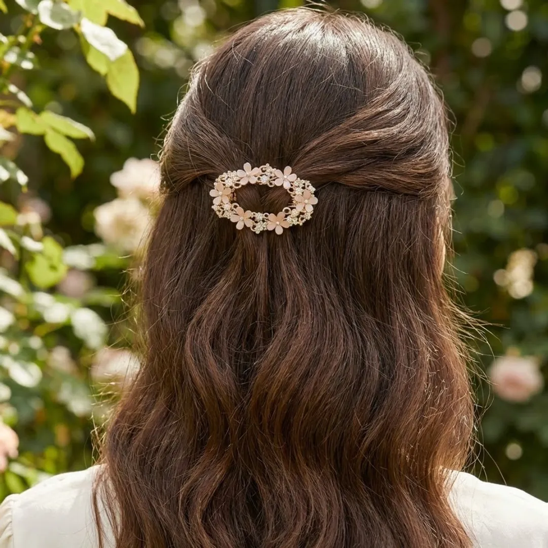 NuveX Bloemen Haarclip Beige - Goud & Strass