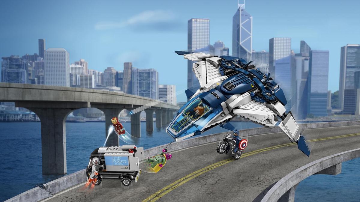 LEGO Super Heroes 76032 De Avengers Quinjet stadsachtervolging