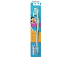 Oral-B 1.2.3 Medium Handtandenborstel