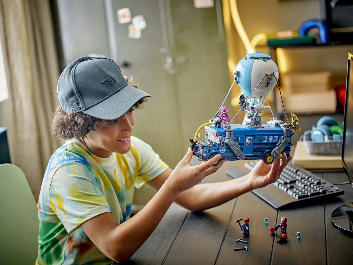 LEGO Fortnite Battle Bus 77073 - 954 Stukken