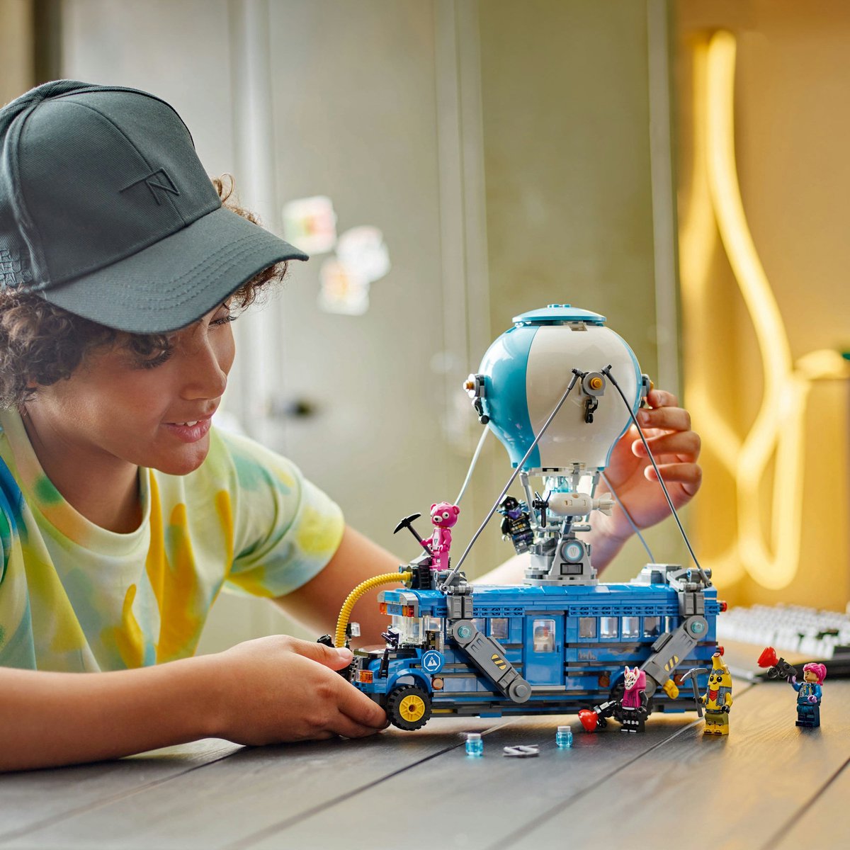 LEGO Fortnite Battle Bus uit de videogame - 77073