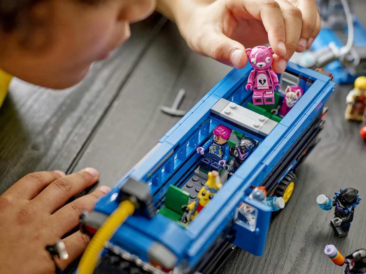 LEGO Fortnite Battle Bus 77073 - 954 Stukken - afbeelding 6 van 6