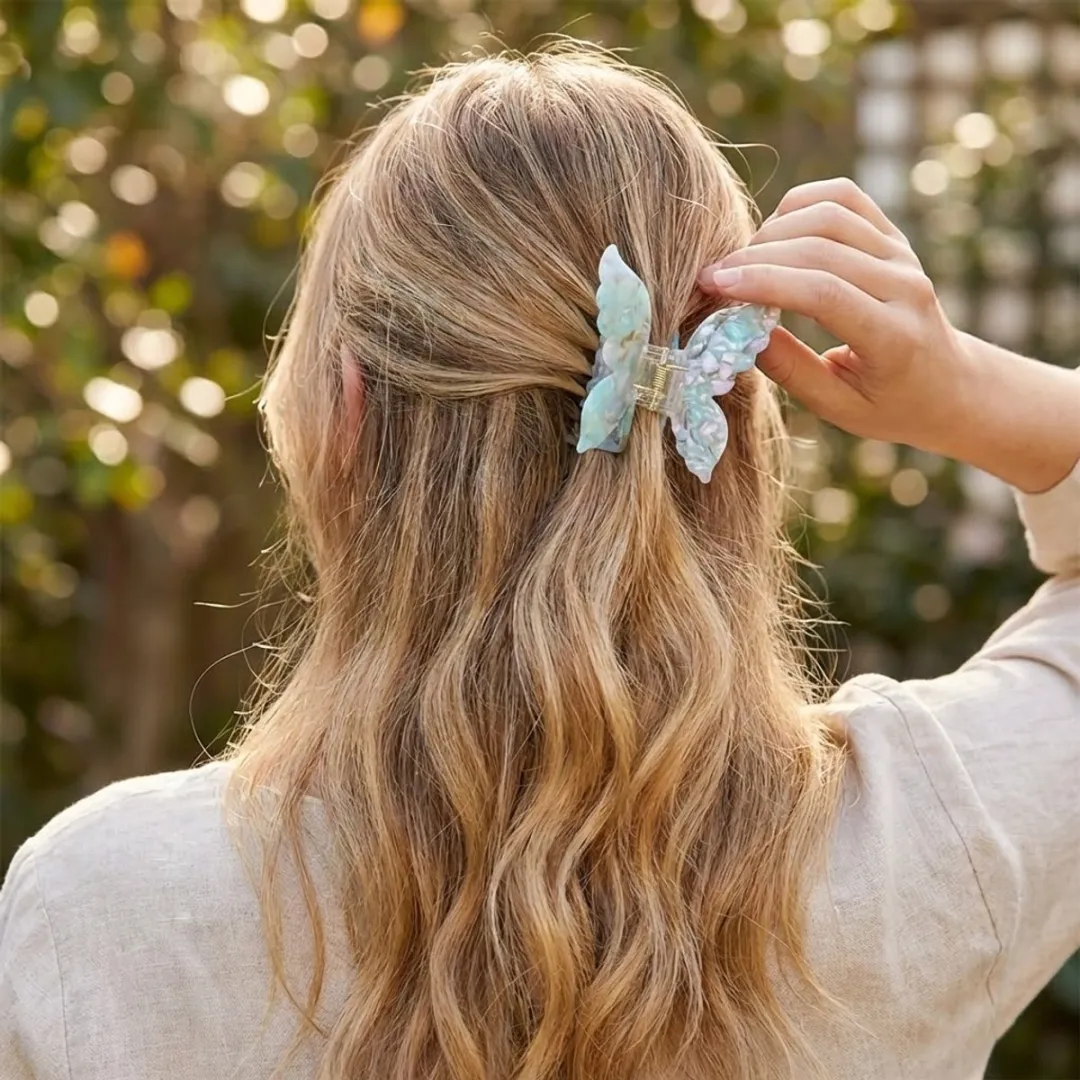NuveX Turquoise Parelmoer Vlinder Haarclip - Kunststof