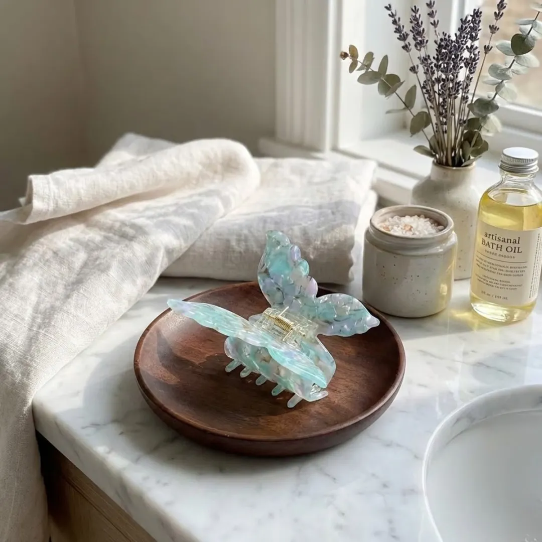 NuveX Turquoise Parelmoer Vlinder Haarclip - Kunststof