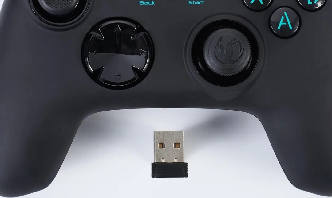 Nacon GC-200WL Draadloze Gaming Controller - Zwart
