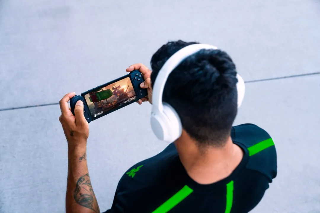 Razer Kishi V2 Pro RZ06-04580100-R3M1 Gaming Controller - Android - Zwart