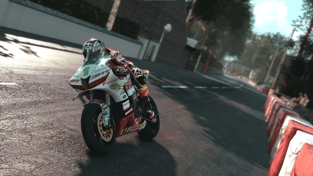 Nacon TT Isle of Man Ride on the Edge 3 PS5 - 5 Talen