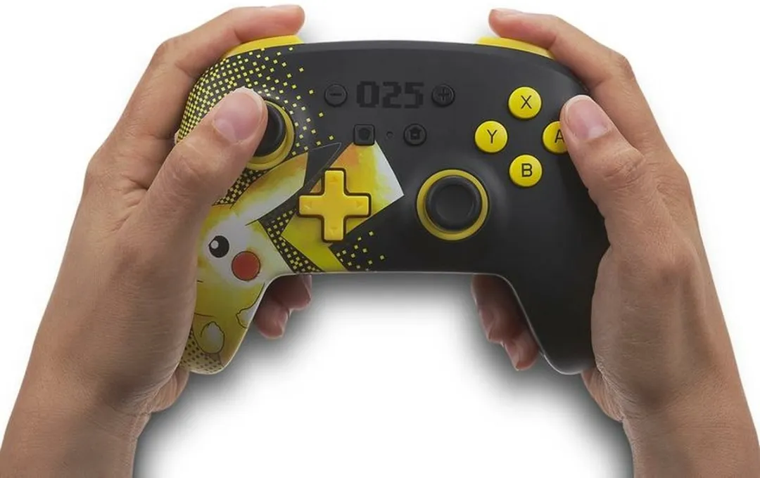PowerA Draadloze Nintendo Switch Controller Pokémon 025 - 900mAh - Zwart/Geel