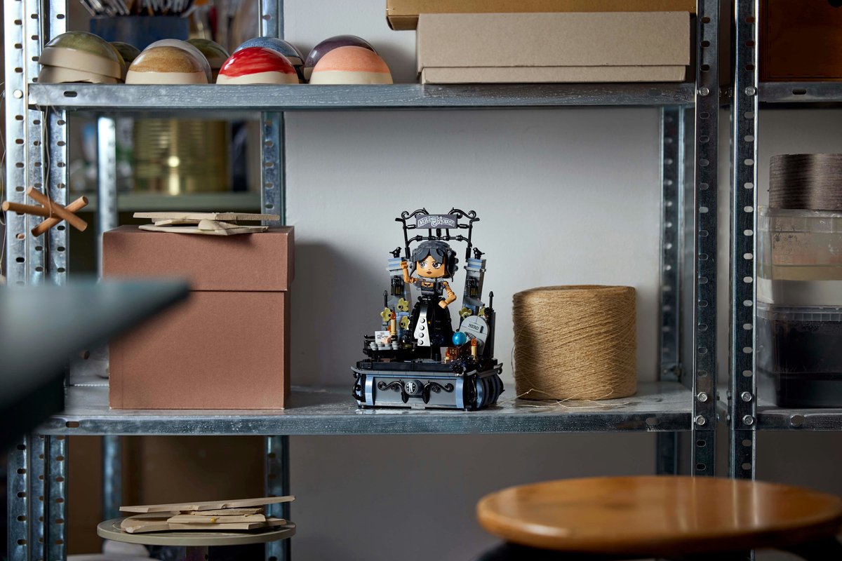 LEGO Wednesday: Wednesday Addams figuur - 76780