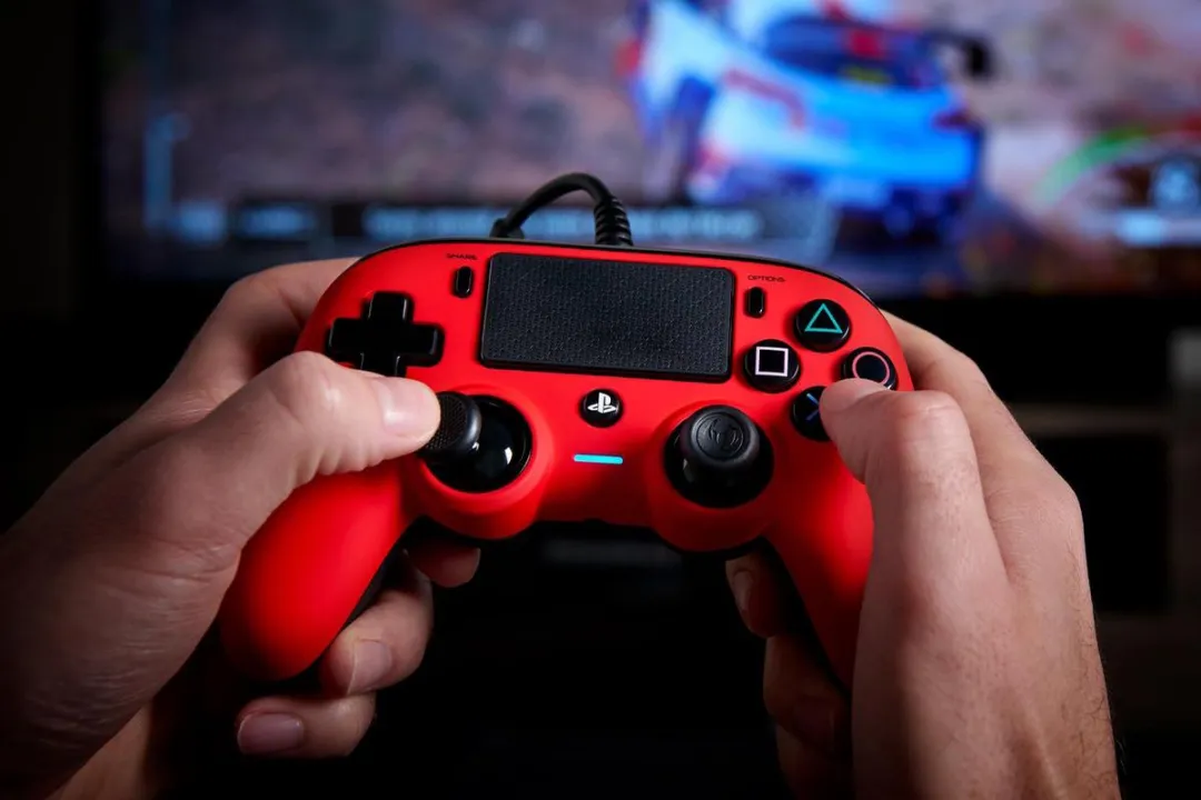 Nacon PS4OFCPADRED Compact Controller - Rood