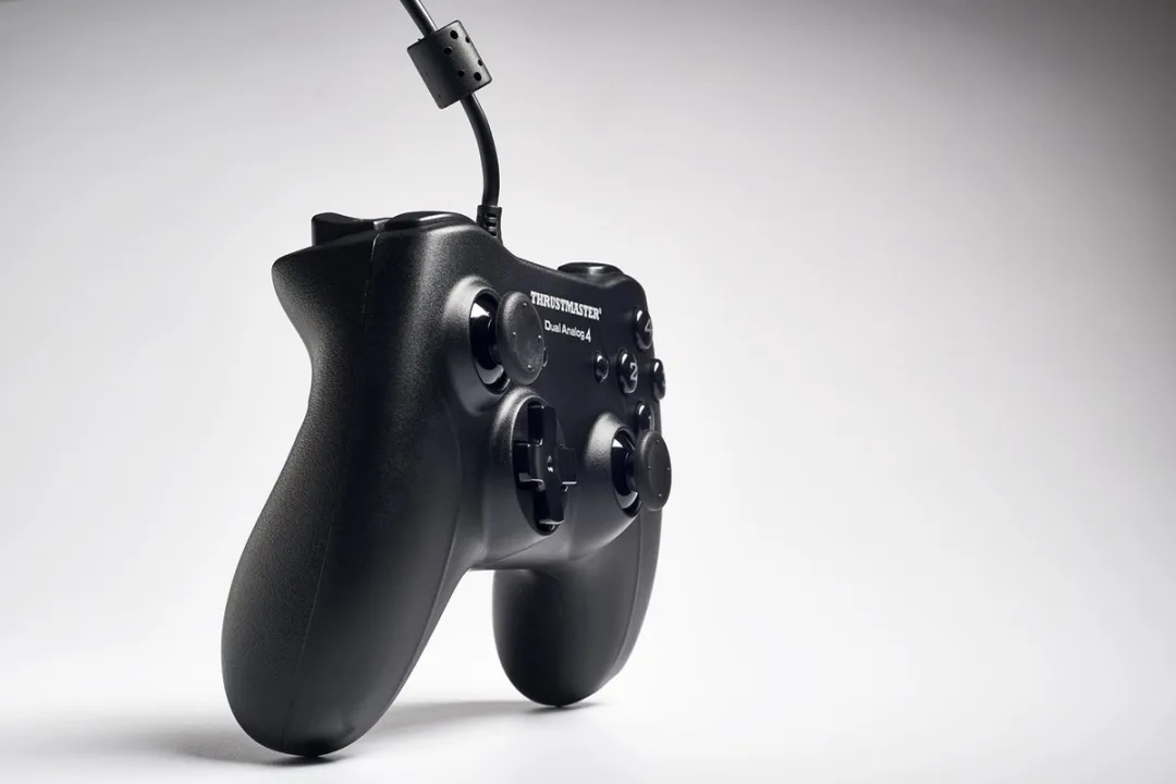 Thrustmaster Dual Analog 4 Gamepad - USB - 12 Knoppen - Zwart