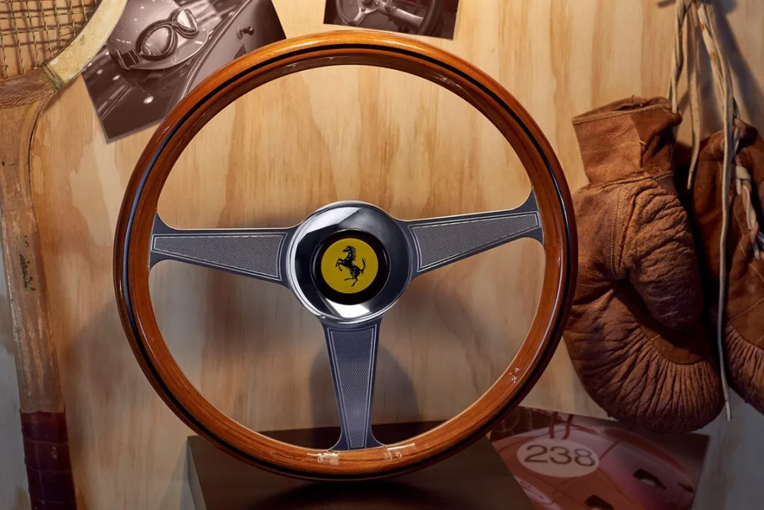 Thrustmaster Ferrari 250 GTO Racestuur Add-On 2960822 - Bruin - afbeelding 6 van 6