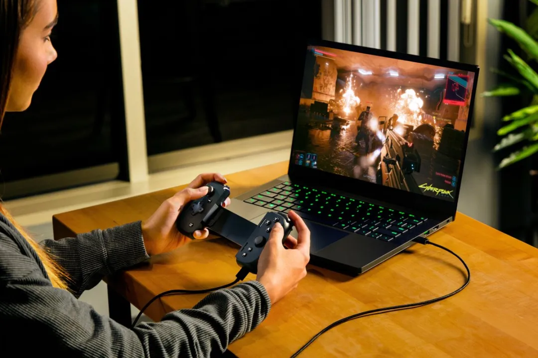 Razer Kishi V2 RZ06-05110100-R3M1 Gaming Controller - Zwart
