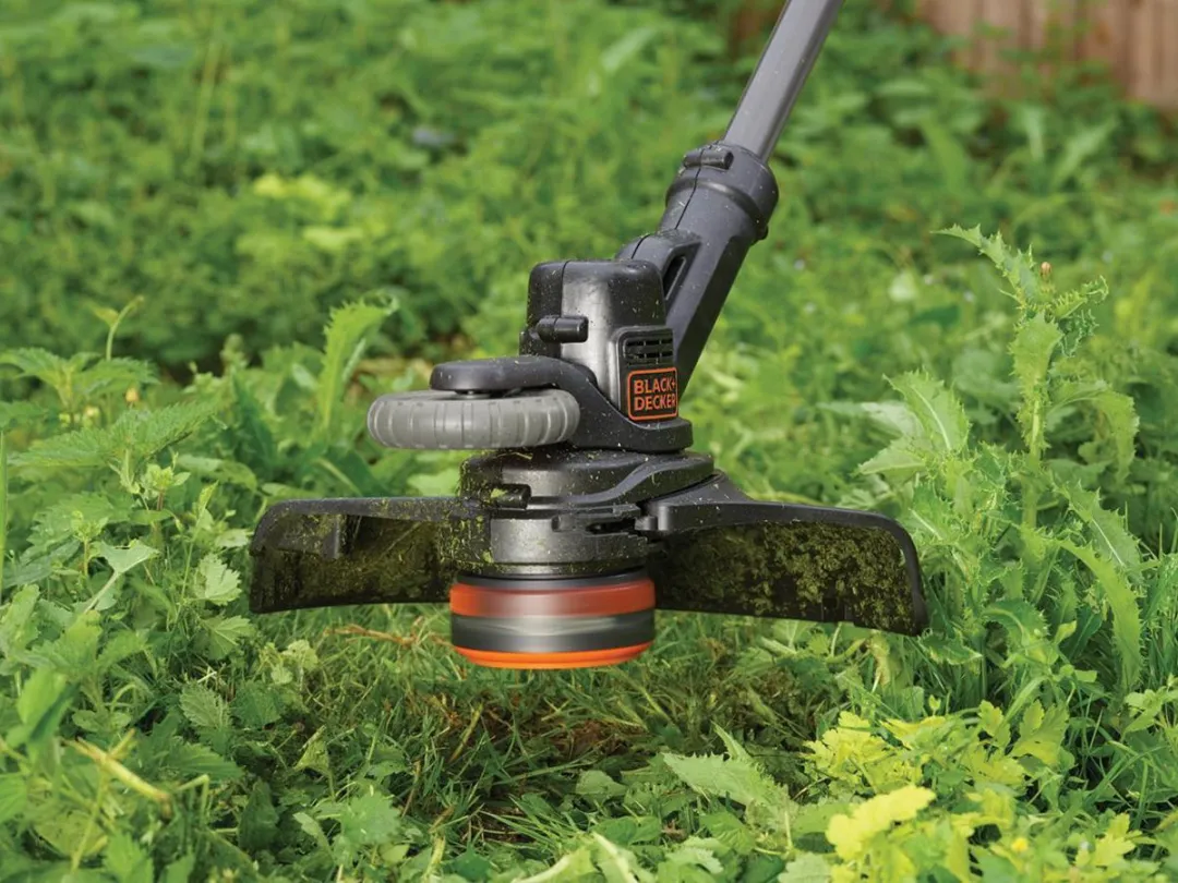 BLACK+DECKER STC1820PC Snoerloze Strimmer 18V - 28cm - 2.0Ah Accu - afbeelding 2 van 6