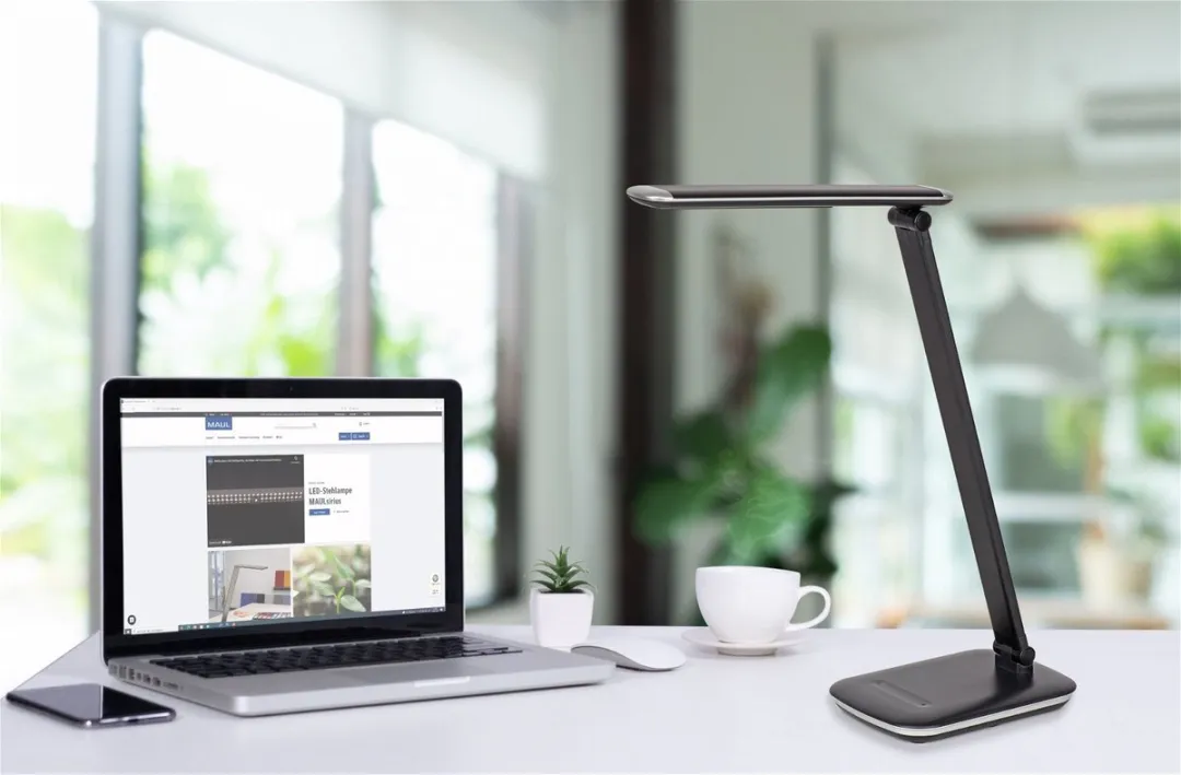 MAULjazzy LED Bureaulamp 5W - Zwart - Dimbaar - USB Oplaadpunt