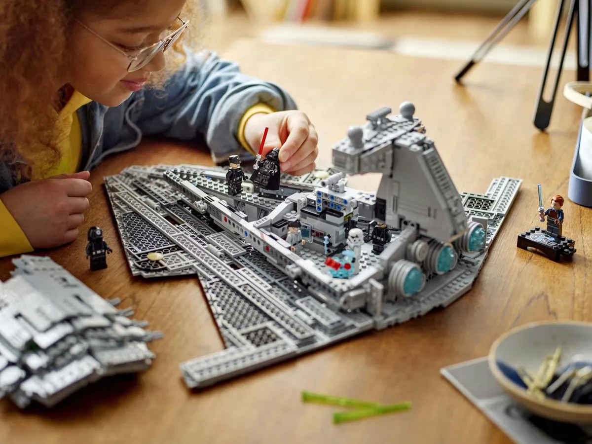 LEGO Imperial Star Destroyer 75394 - 1555 Stukken - 7 Minifiguren