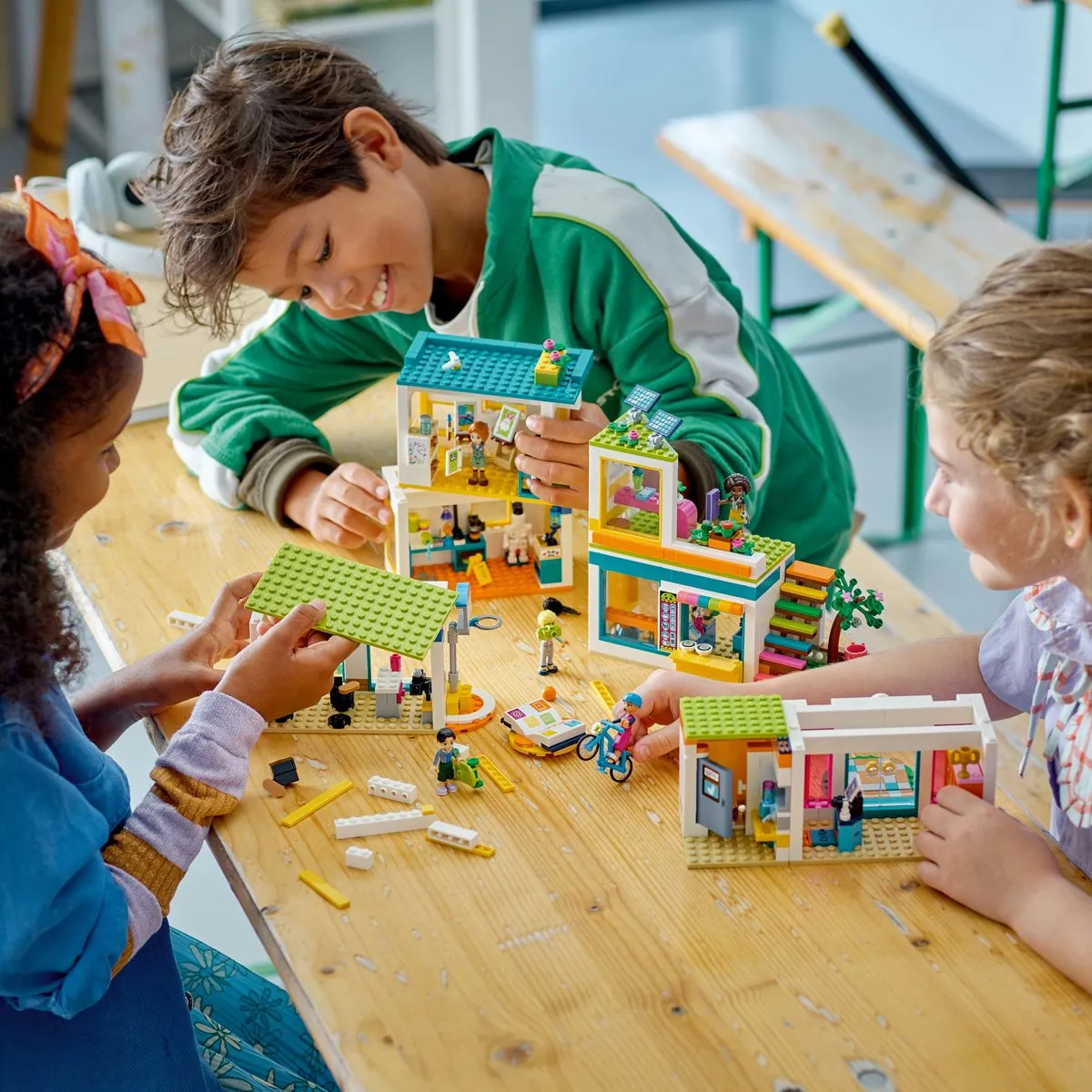 LEGO Friends Internationale School 41731 - Multicolor