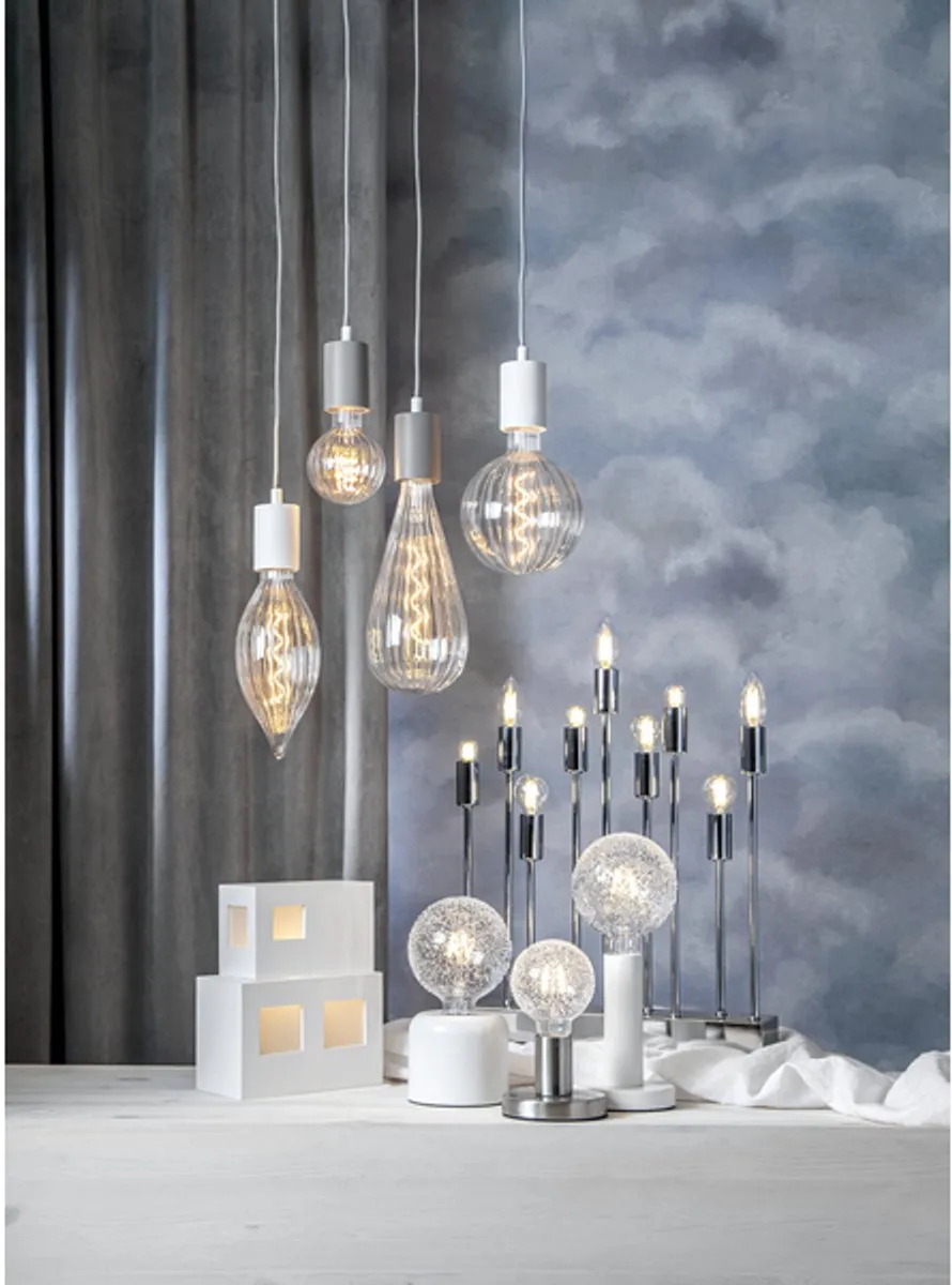 Star Trading E14 Bol 4.2W Warm Wit - Helder