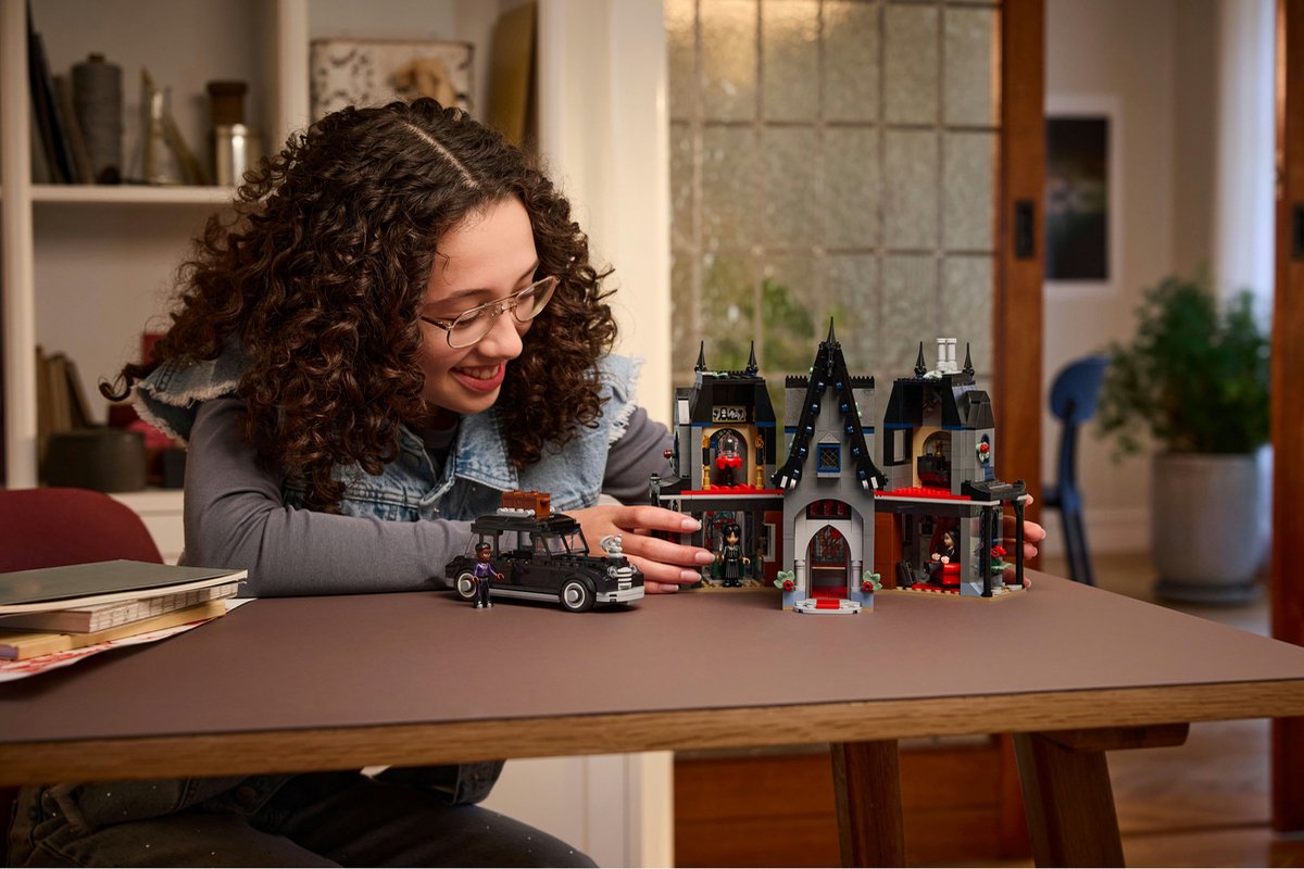 LEGO Wednesday Morticia's Huis - 76786