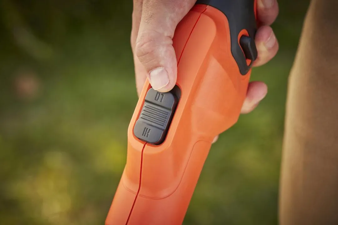 BLACK+DECKER BCSTA536B-XJ Strimmer 36V 33cm