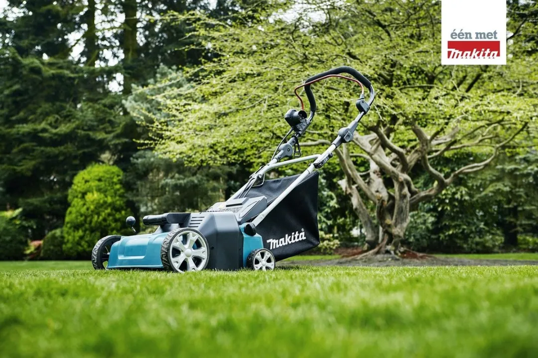 Makita UV3600 Verticuteermachine 1800W - 4 standen - 40L