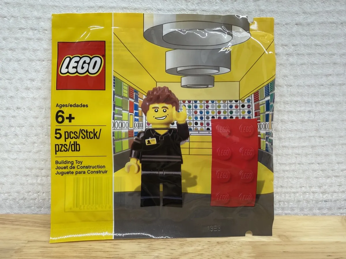 LEGO Store Medewerker 5001622 - PolyBag - 1 Minifiguur - 5 Stukken