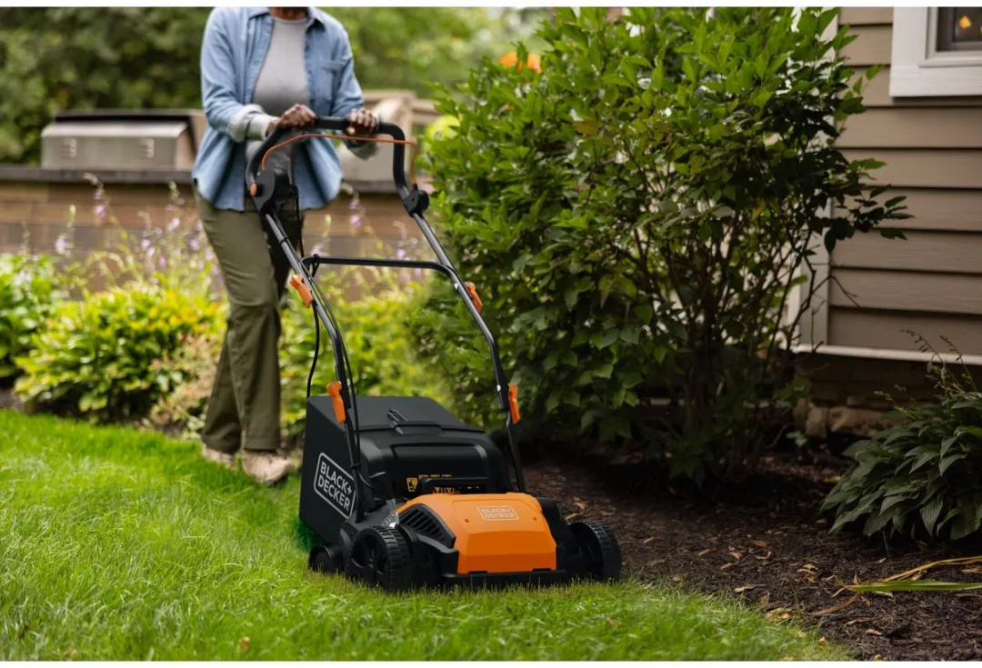BLACK+DECKER Verticuteermachine 1200W Verticuteerder en beluchten BEOEP320-QS