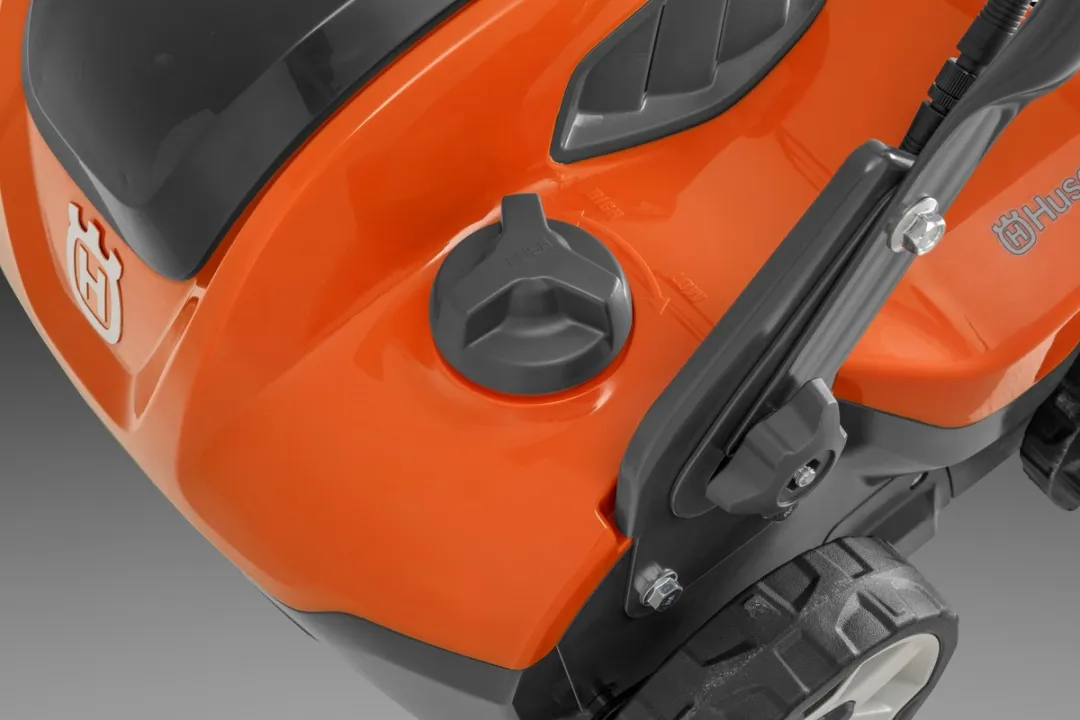 Husqvarna S138i Accu Verticuteermachine 36V - 37,5cm