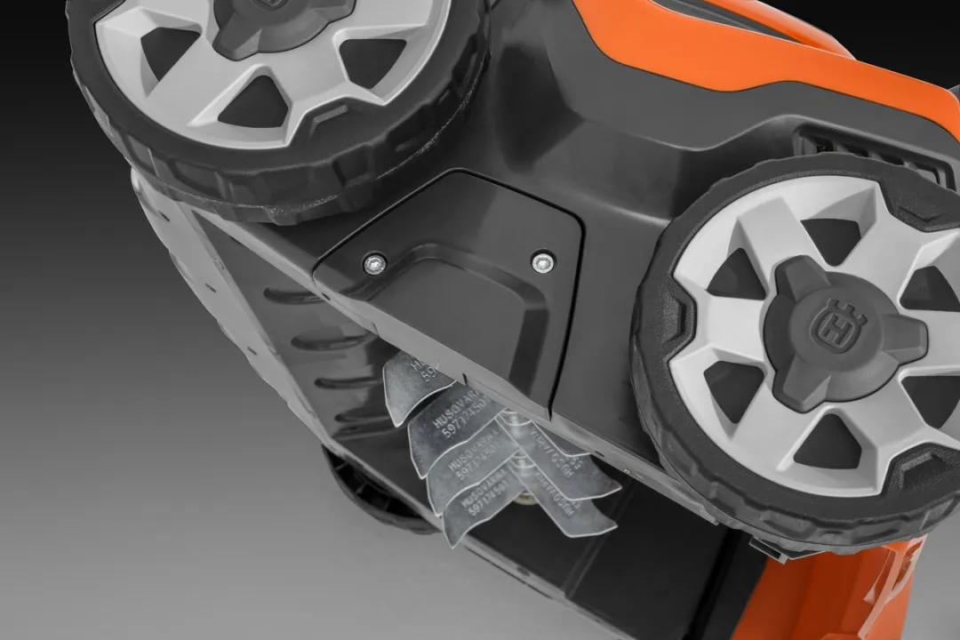 Husqvarna S138i Accu Verticuteermachine 36V - 37,5cm