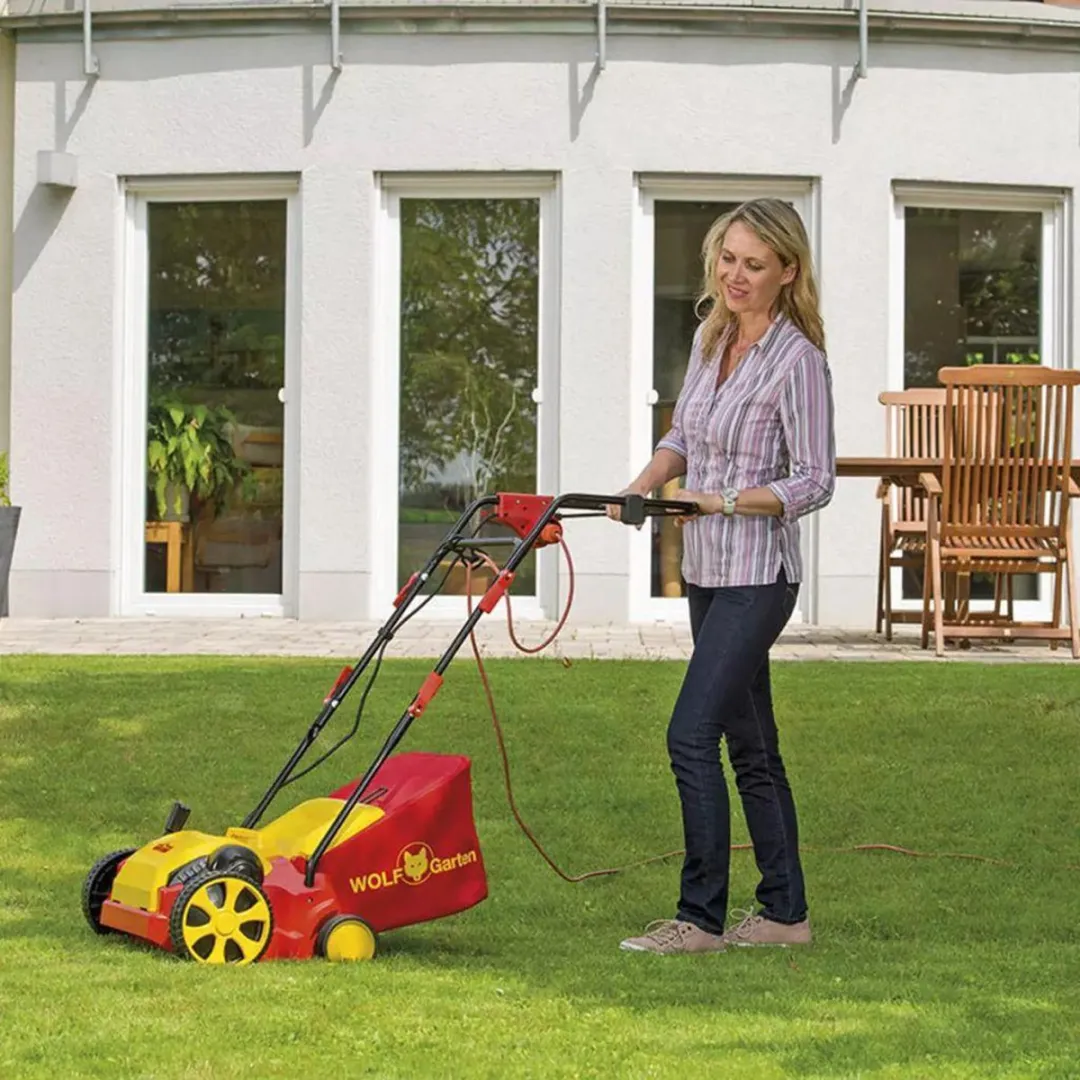 WOLF-Garten VA 303 E Verticuteermachine 1300W - 30cm - 35L