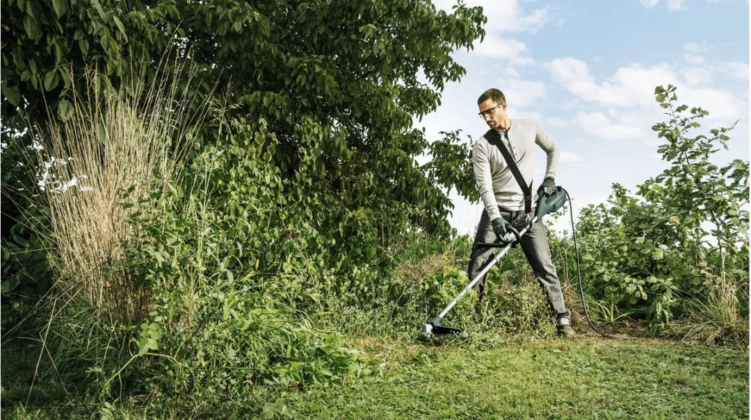 Bosch AFS 23-37 Bosmaaier 950W - met mes en draad - afbeelding 6 van 6