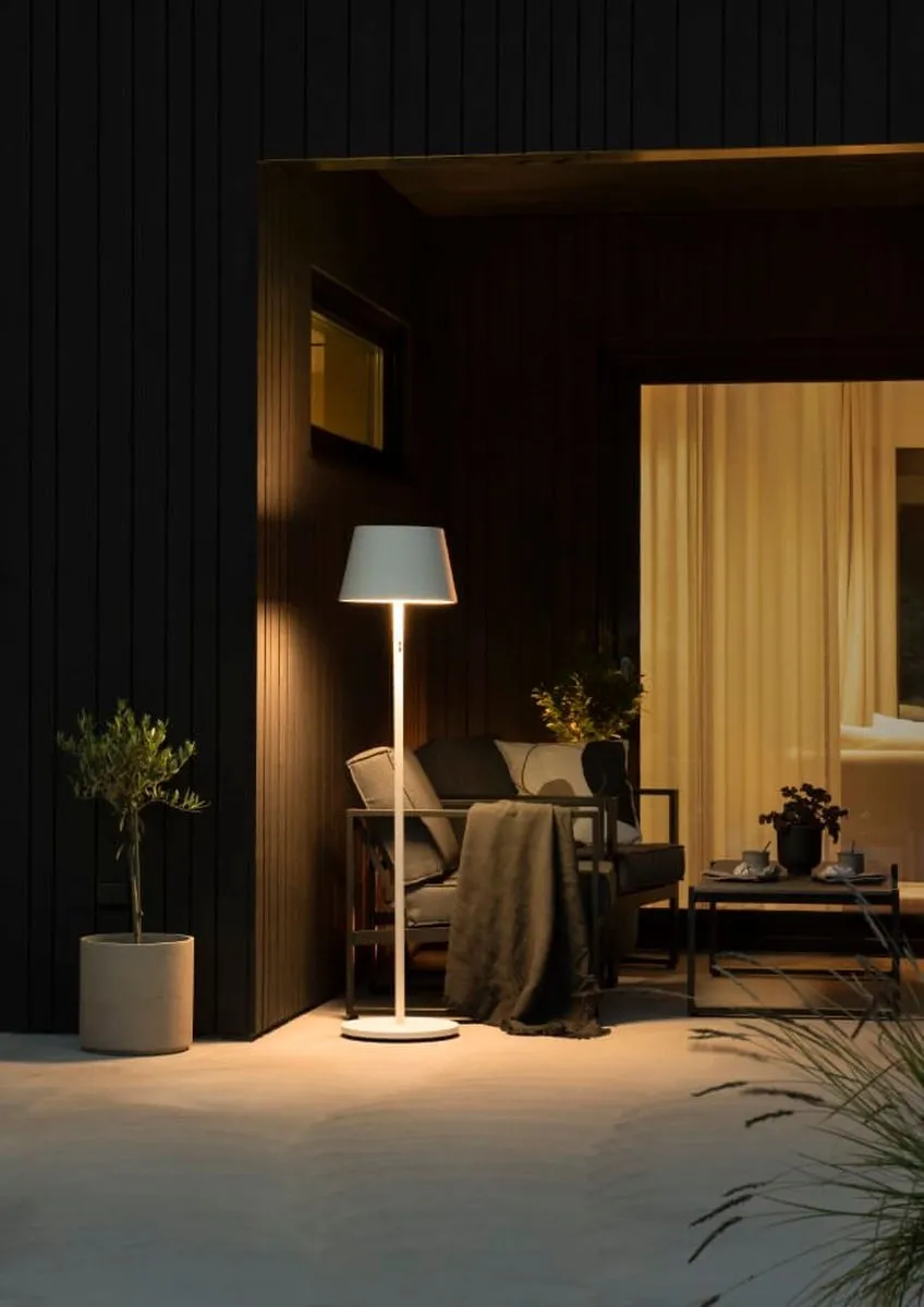 Konstsmide Pomezia Staande Lamp Snoerloos RGBW 11W - 150cm Wit - afbeelding 6 van 6