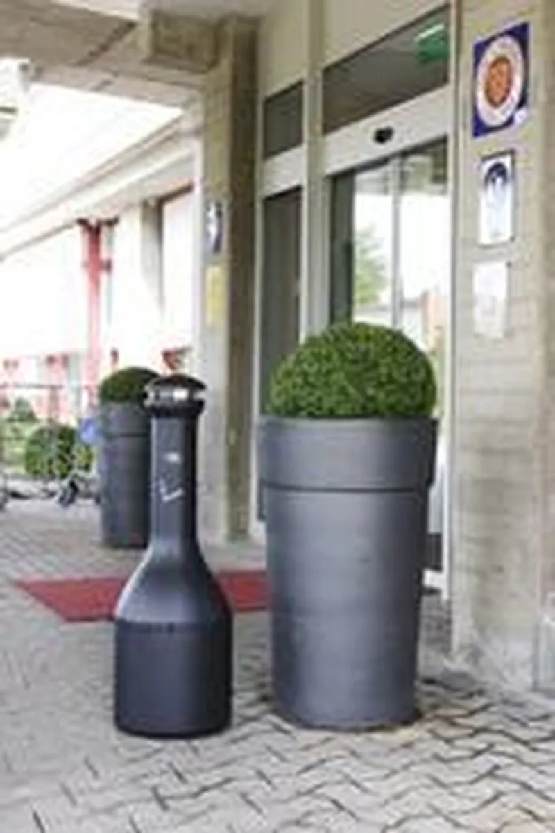 Rubbermaid Infinity Genie Staande Asbak - Zwart