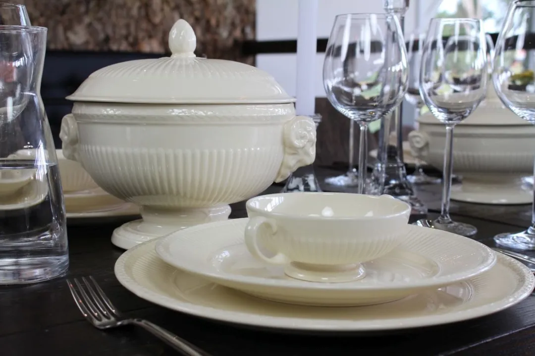 Wedgwood Edme Pastabord 25 cm - Wit