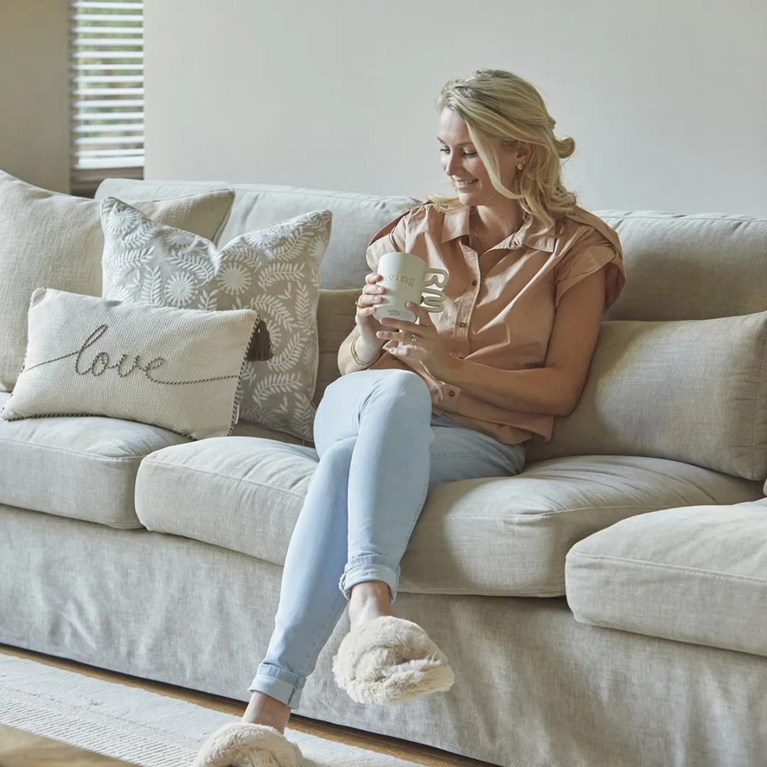 Riviera Maison Mok Met Tekst RM Loving 551990 - 400ml - Off White
