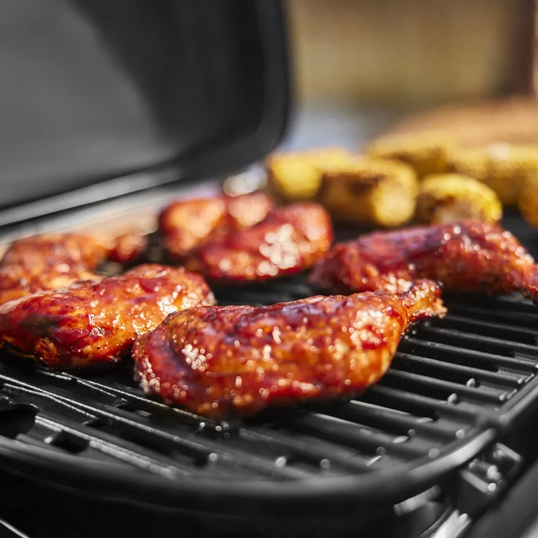 Weber Traveler Compact Gasbarbecue 4 Burgers - Zwart