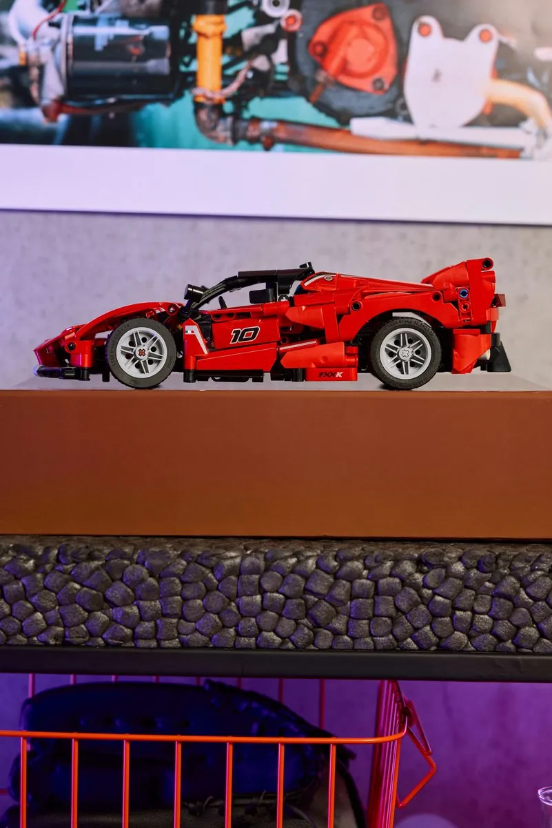 LEGO Technic Ferrari FXX K Modelauto 42212 - 897 Stukken