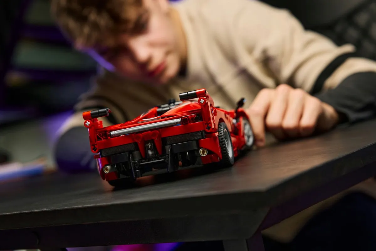 LEGO Technic Ferrari FXX K Modelauto 42212 - 897 Stukken