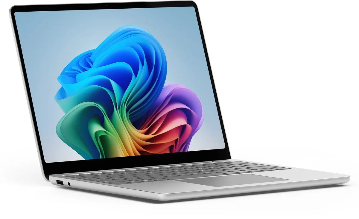 Microsoft Surface Copilot+ Laptop X Plus 16GB/256GB - 13 inch Touchscreen - Platina