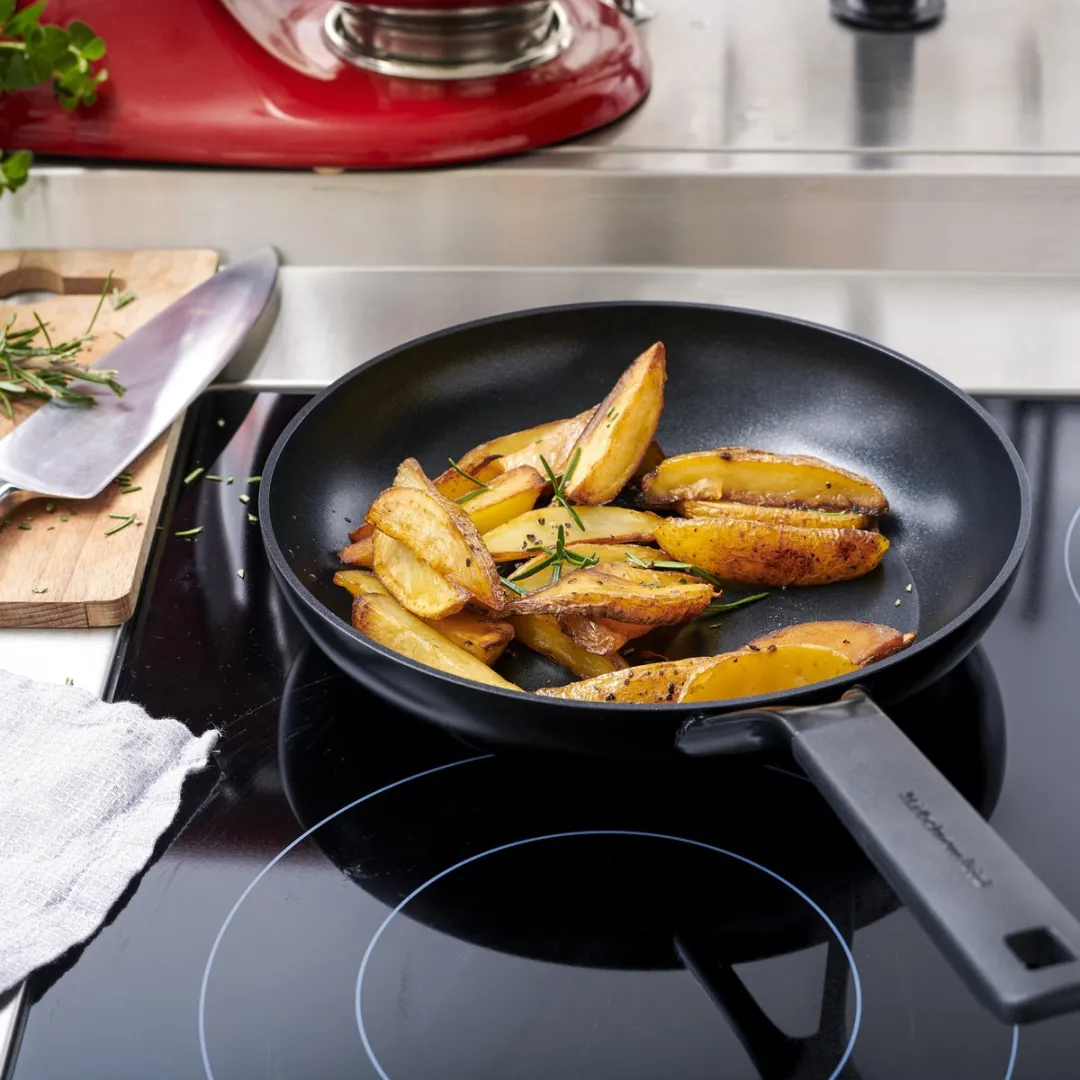 KitchenAid Classic Forged Aluminium Koekenpan 24cm - Inductie - Zwart