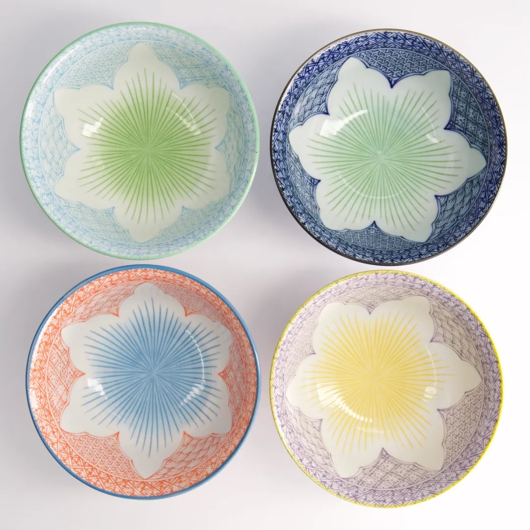 Tokyo Design Studio Lilly Flower Ramenkommenset 4-delig - 550ml