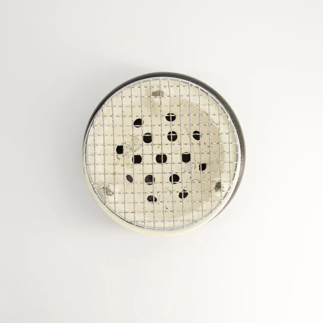 Konro Grill – Ronde Japanse BBQ – Zwart – Inclusief Rooster & Onderstel – 20 x 10 cm