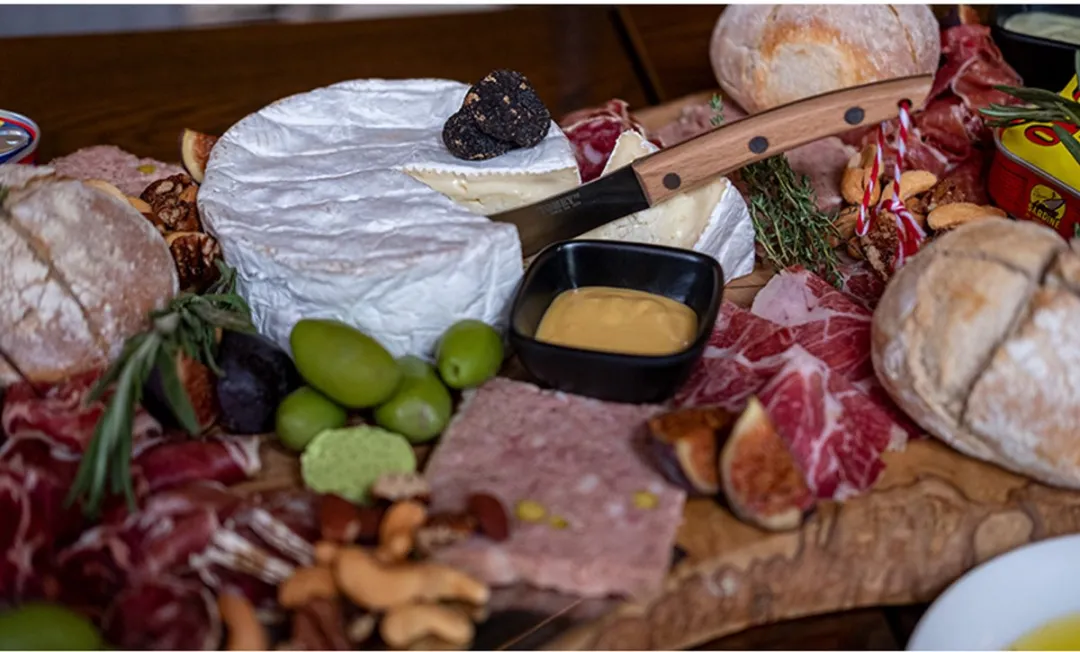 Smeermes, Homey's, Charcuterie, RVS/hout