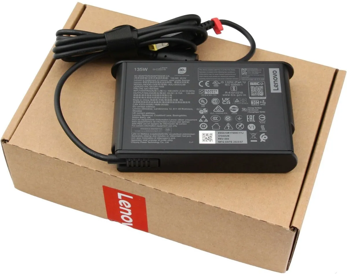 Lenovo GX21M52281 Oplader 135W - Zwart