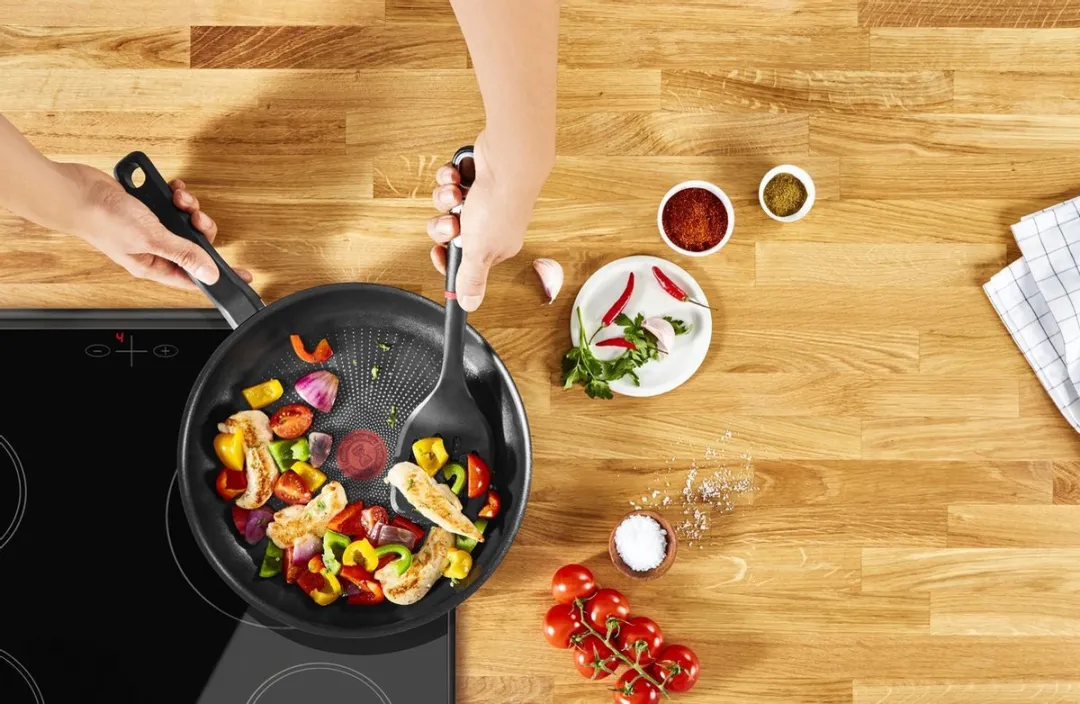 Tefal Easy Chef Koekenpan 24cm - Inductie - Zwart