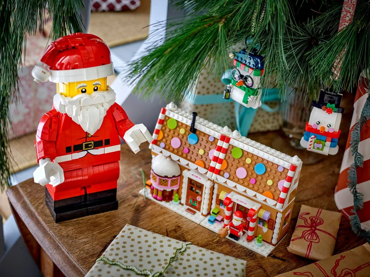 LEGO 40820 Up-Scaled Santa Minifiguur - 761 Stukken