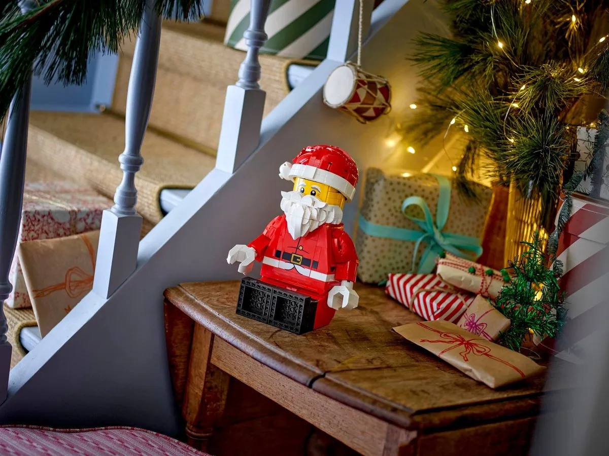LEGO 40820 Up-Scaled Santa Minifiguur - 761 Stukken