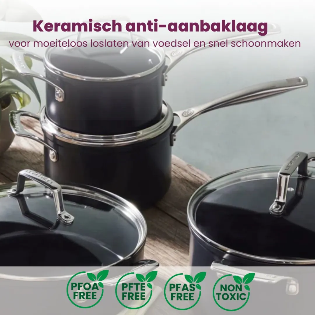 Le Creuset Essential Non-Stick Keramische Hapjespan 26cm - Zwart